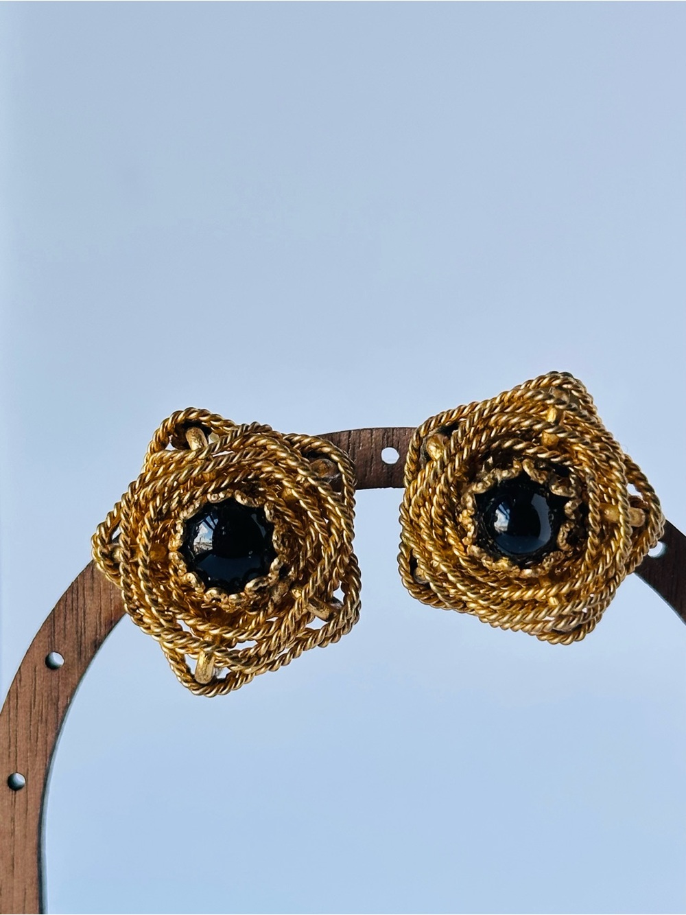 Elfe Bijoux Italy Gold Tone Black Cabochon Clip On Earrings Twisted Rope Frame